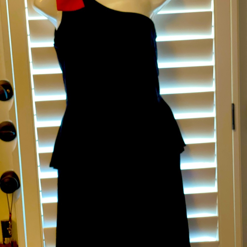 One shoulder boutique dress. Medium